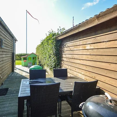 Dom wakacyjny Awesome In W/ 2 Bedrooms *