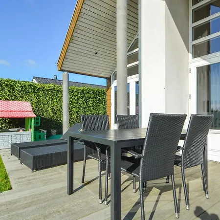 Awesome In W/ 2 Bedrooms *