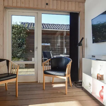 Awesome In W/ 2 Bedrooms *