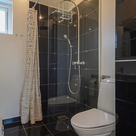 Dom wakacyjny Awesome In W/ 2 Bedrooms *